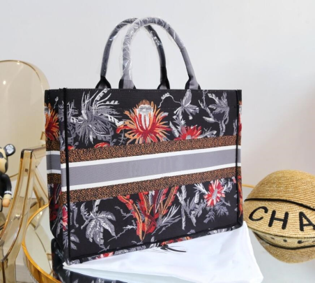 Elegance Fusion: Embroidered Designer Shoulder Bag