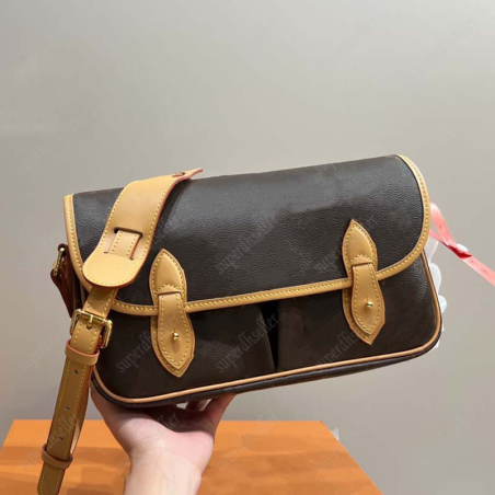 Vintage Chic Crossbody Satchel