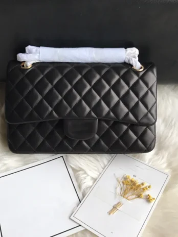 Chanel Classic Flap Bag: Elegant Sheepskin Crossbody